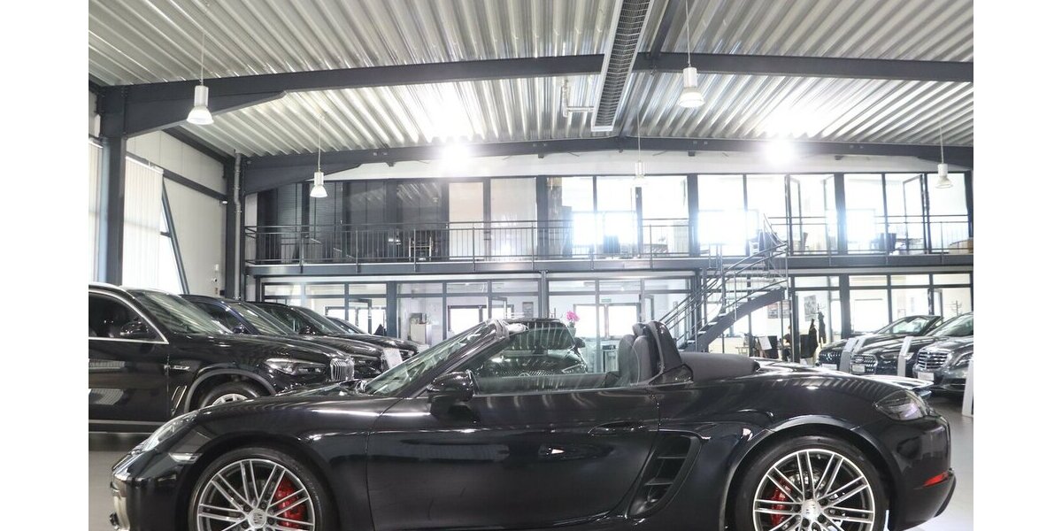 Porsche Boxster 718 S SPORT-CHRONO-PLUS / BOSE / 20-ZOLL 55.000 km 59.911 € Hamm 59077