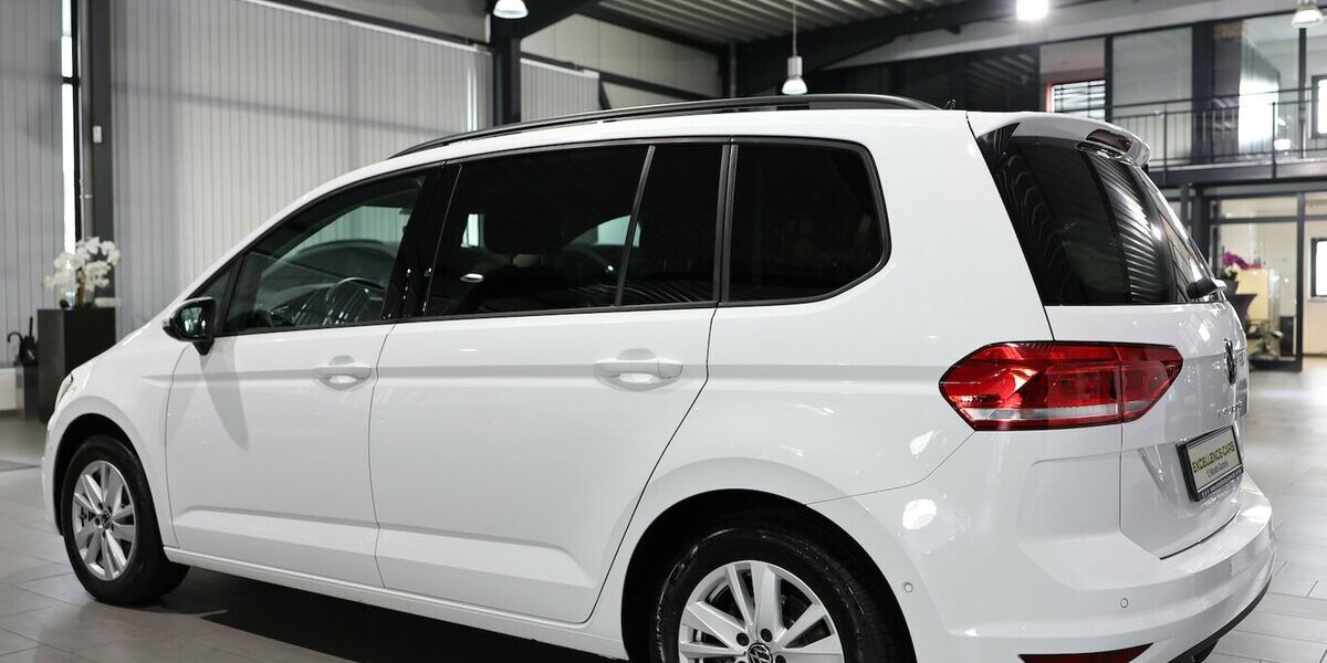 VW Touran 2.0 TDI DSG IQ Comfortline / 7-SITZE, LED 66.000 km 26.777 &euro; Hamm 59077