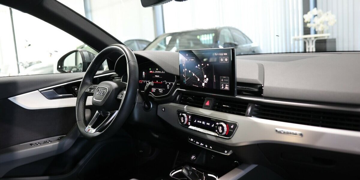 Audi A4 Avant 40 TFSI QUATTRO S-LINE SPORT BLACK TOP 113.000 km 26.666 &euro; Hamm 59077