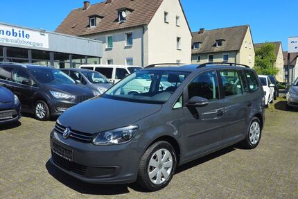 VW Touran 74.252 km 10.990 &euro; Bergkamen 59192
