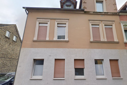 Mehrfamilienhaus mit angrenzendem Park in verkehrsgünstiger Lage