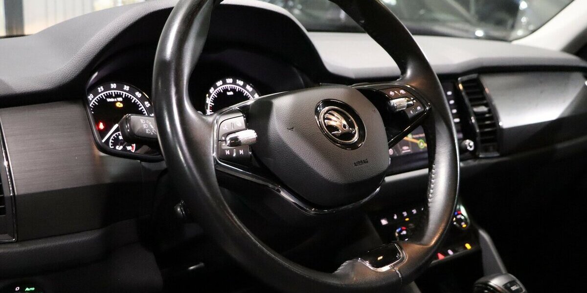 Skoda Kodiaq 2.0 TDI DSG BUSINESS AMBITION / NAVI+ 140.000 km 21.331 &euro; Hamm 59077