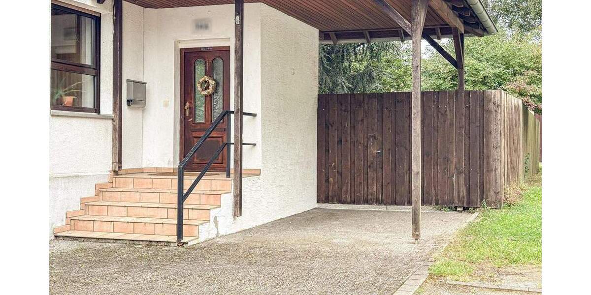 **Erdgeschosswohnung der Extraklasse mit Garten** 4 zimmer