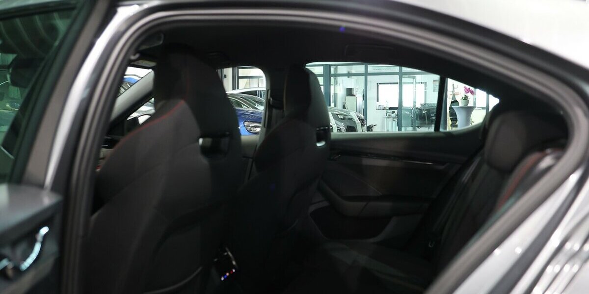 Skoda Octavia LIMO 2.0 TSI DSG RS SPORT BLACK S-SITZE 65.000 km 29.444 &euro; Hamm 59077