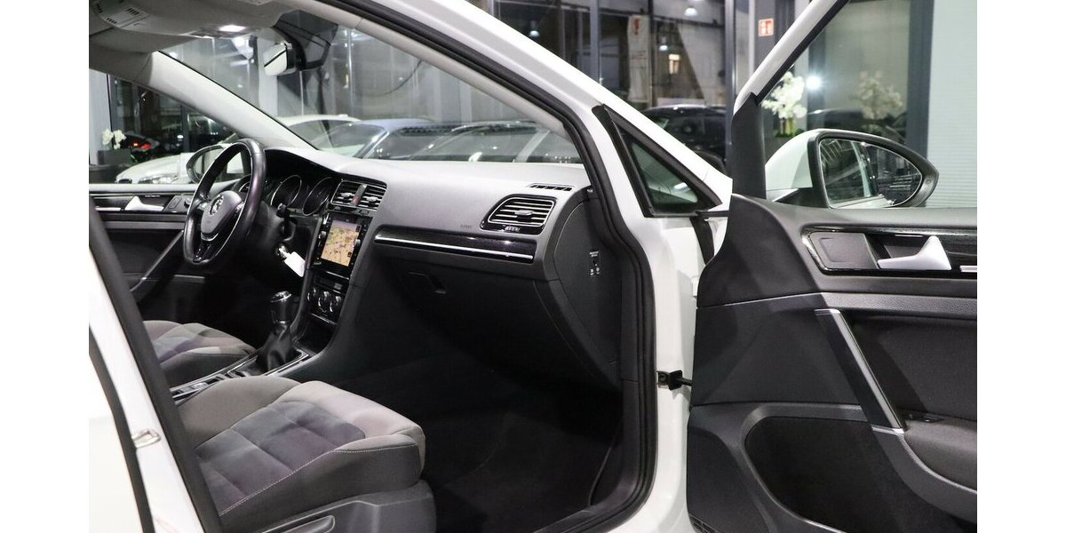 VW Golf VII 1.5 TSI HIGHLINE R-LINE SPORT BLACK LED 192.000 km 12.444 &euro; Hamm 59077