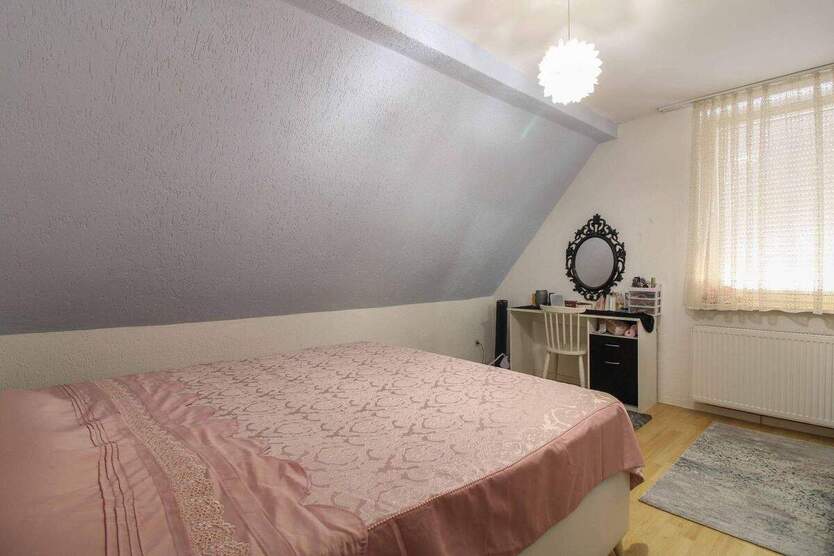 Gepflegtes Zuhause mit Garten, Terrasse und Stellplätzen - ideal für Paare oder Familien 4 zimmer
