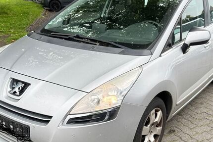 Peugeot 5008 127.000 km 2.990 &euro; Ahlen 59227