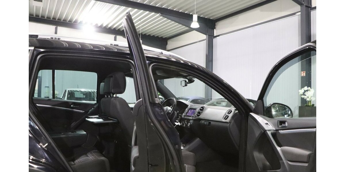 VW Tiguan 2.0 TDI LOUNGE SPORT & STYLE NAVI+KAMERA 149.000 km 13.777 &euro; Hamm 59077