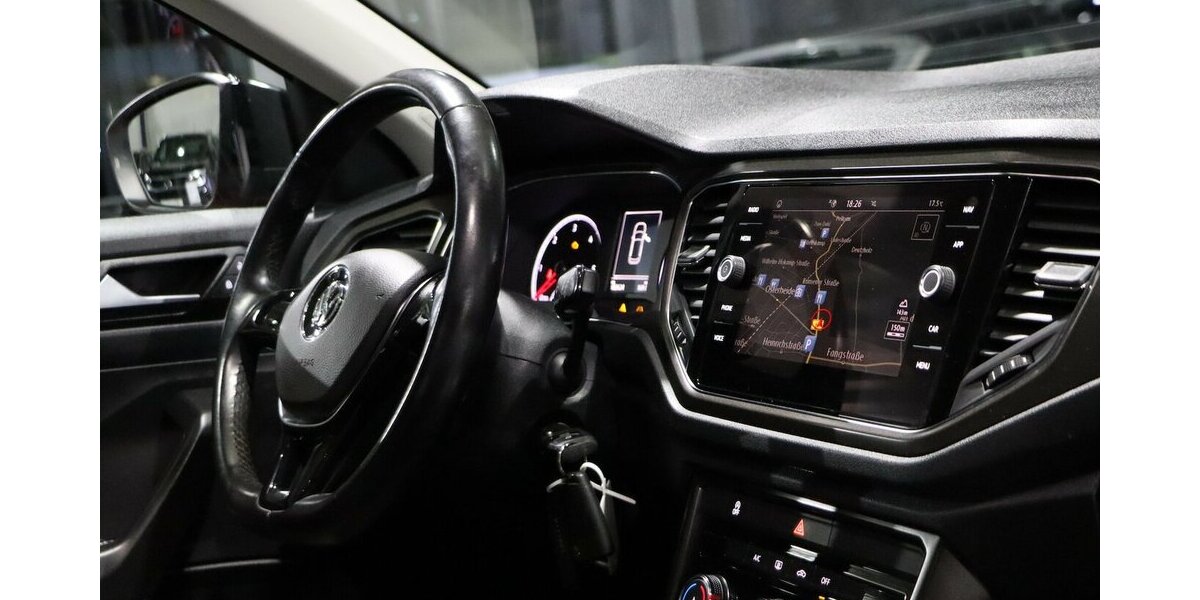 VW T-Roc 1.6 TDI STYLE / RED & BLACK / NAVI+KAMERA 100.000 km 15.888 &euro; Hamm 59077