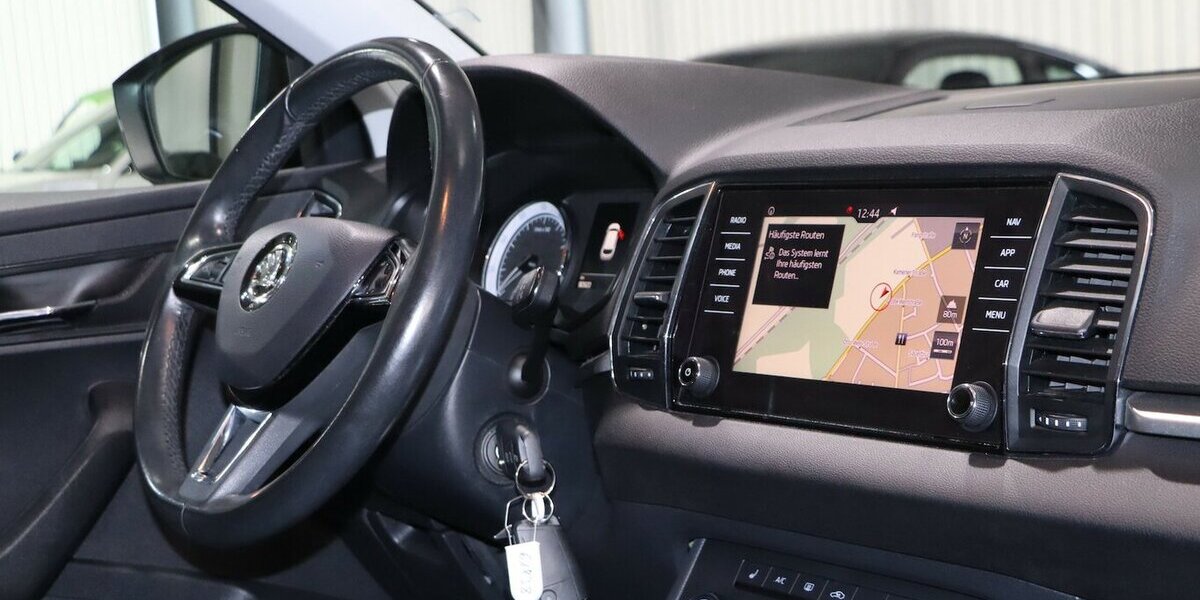 Skoda Karoq 1.5 TSI AMBITION / NAVI+APPLE+ANDROID+DAB 90.000 km 15.577 &euro; Hamm 59077