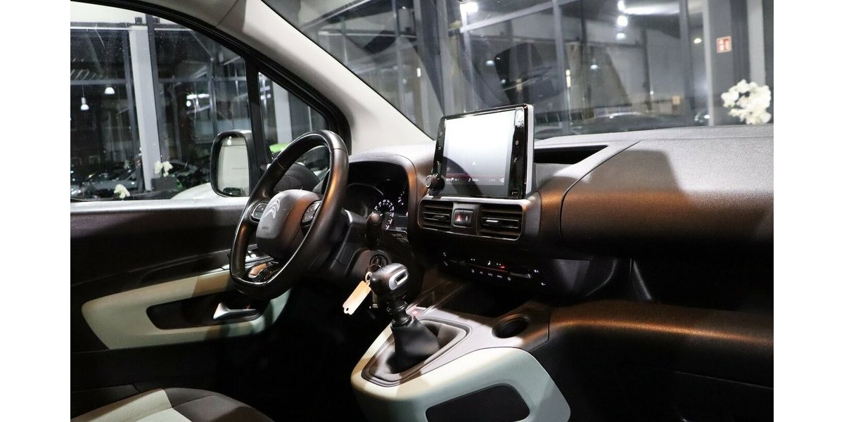 Citroen Berlingo 130 BLUE-HDI SHINE-XL 5-SITZER, 1.HAND 148.000 km 14.991 &euro; Hamm 59077