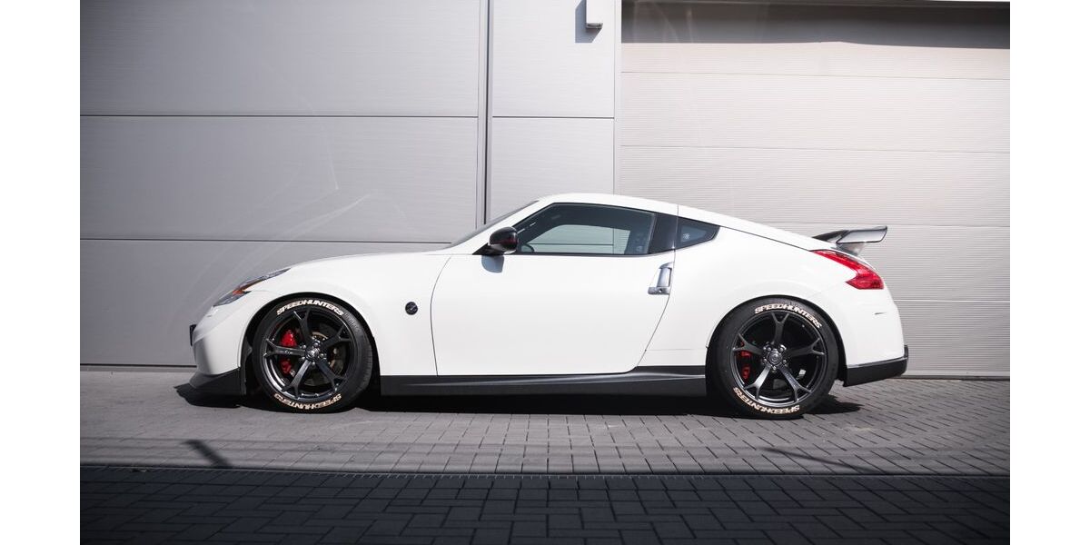Nissan 370Z 33.300 km 44.900 € Holzwickede 59439