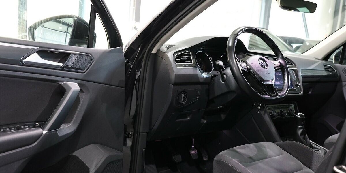 VW Tiguan 2.0 TDI HIGHLINE / LED, ACC+LANE, AHK 141.000 km 17.111 &euro; Hamm 59077