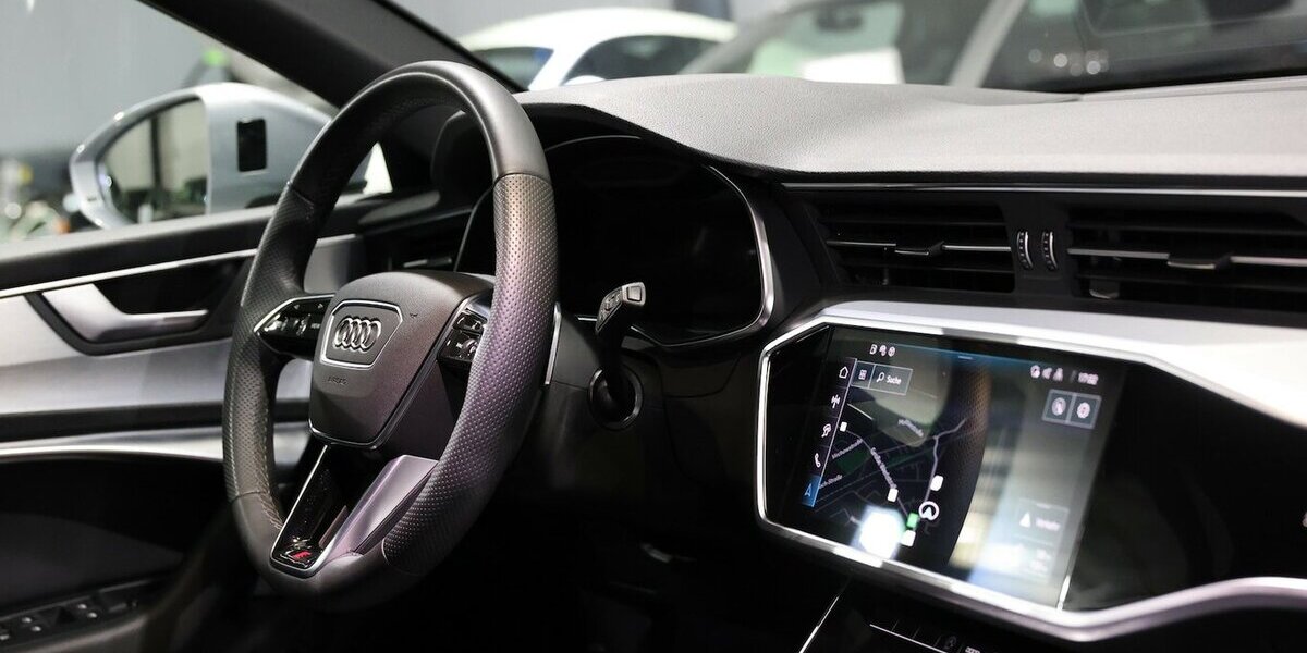 Audi A6 Avant 40 TDI S-LINE BLACK / PANORAMA, LED, VC 30.000 km 43.996 &euro; Hamm 59077