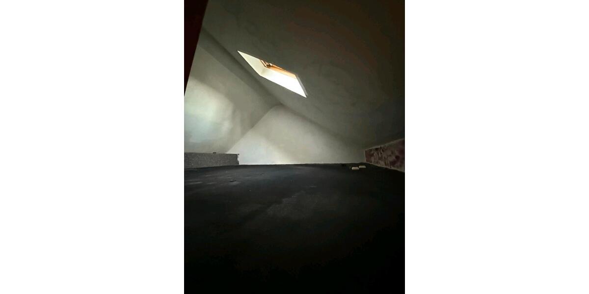 Gepflegte und moderne Mietwohnung im 3-FH in zentraler Lage 2.5 zimmer