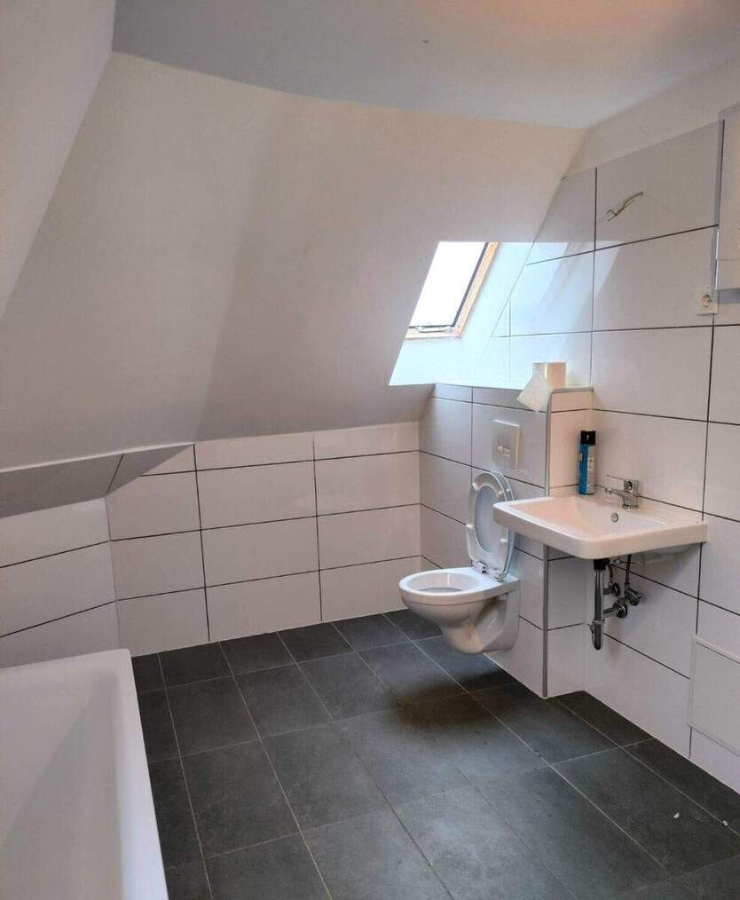 3,5-Zimmer-Dachgeschosswohnung in HammHerringen - Vermietet und top-modernisiert 3 zimmer