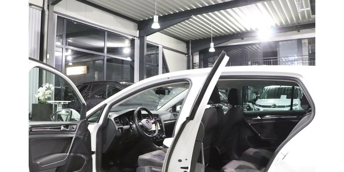 VW Golf VII 1.5 TSI HIGHLINE R-LINE SPORT BLACK LED 192.000 km 12.444 &euro; Hamm 59077