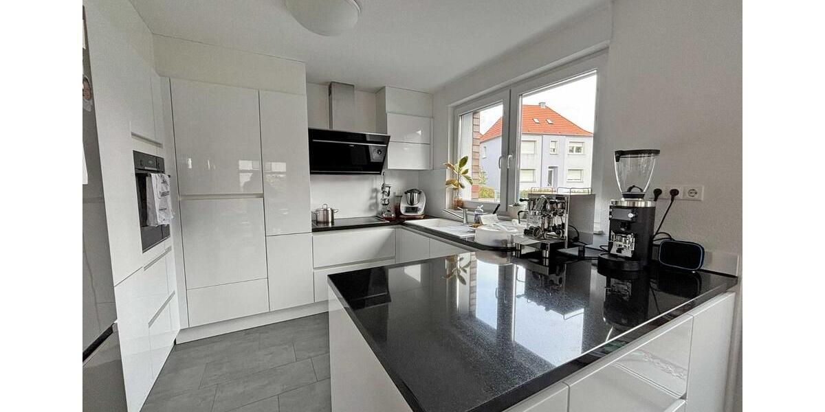 Effizient wohnen, stilvoll leben – Neubau-Doppelhaushälfte (KfW 40) mit Carportstellplatz an der Eschenallee [Z-04470] 4 zimmer