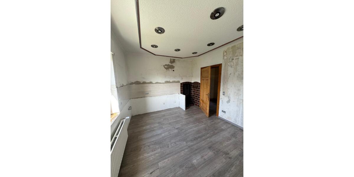 Etagenwohnung Menden (Sauerland) Berkenhofskamp - 6 Zimmer, 167 m&sup2;, 220.000&euro; | Angebot:26610251