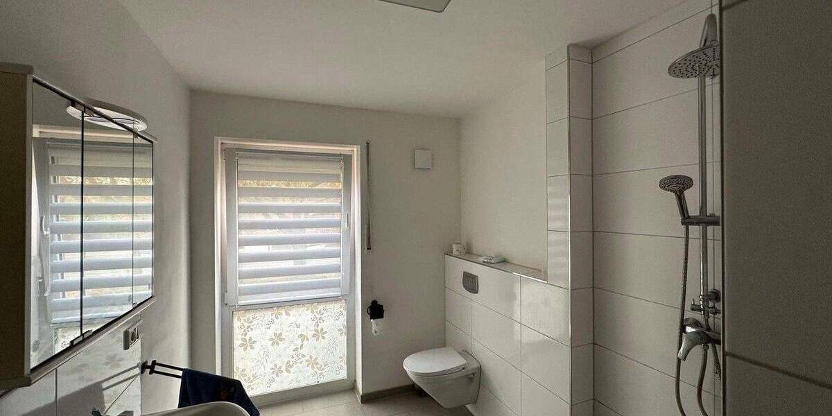 Komfort bei niedrigen Nebenkosten mit Fußbodenheizung, 3xLAN, 2xSat, Lüftung, EEK A, Balkon 2 zimmer