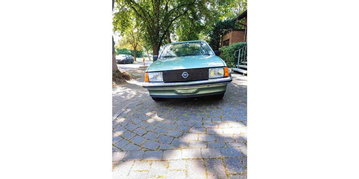 Opel Rekord 90.000 km 6.990 &euro; Kamen 59174