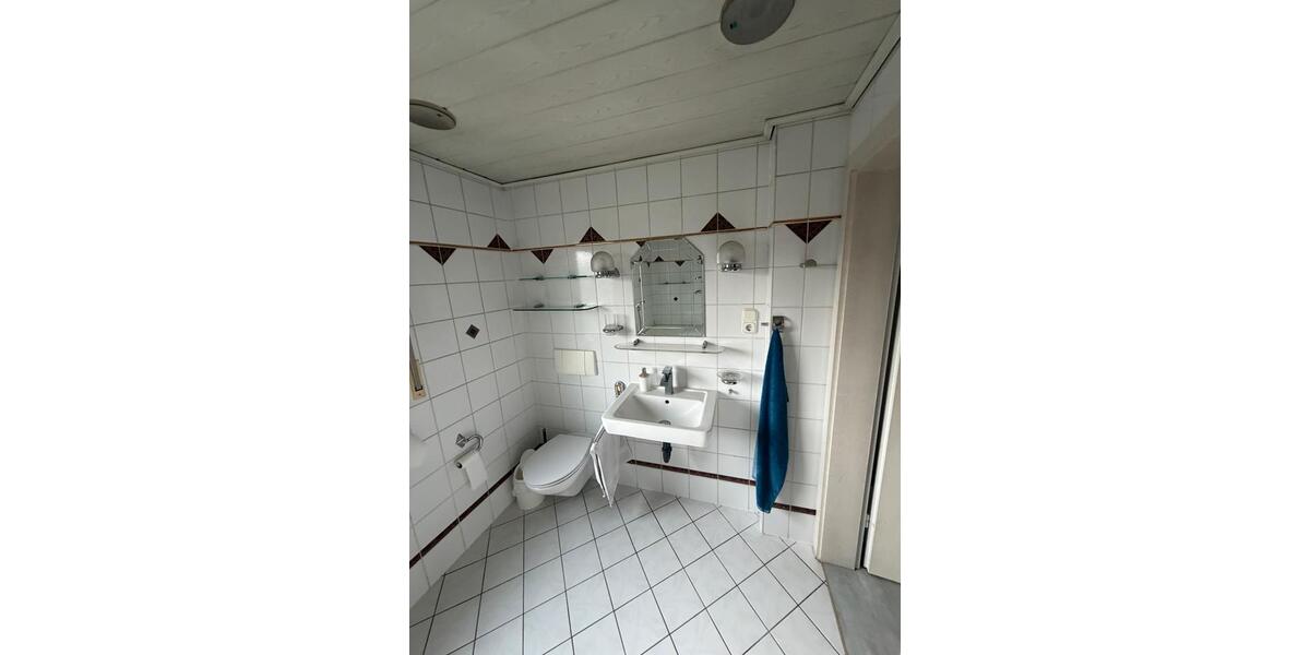 Altbau mit Charme auf 3 Etagen 4 zimmer