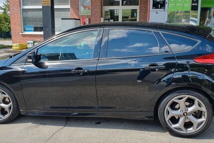 Ford Focus 56.500 km 17.450 &euro; Ennigerloh 59320