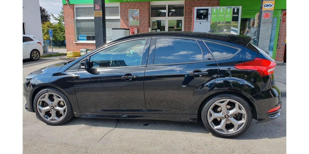 Ford Focus 56.500 km 17.450 &euro; Ennigerloh 59320