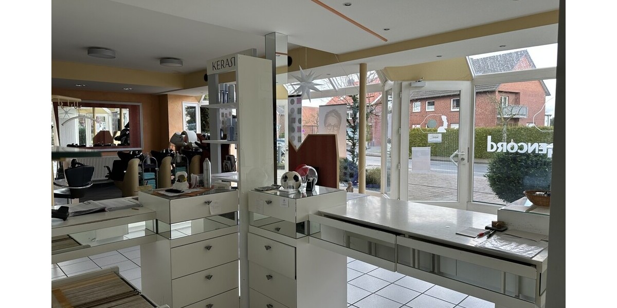 WuG-Haus mit etabliertem Friseursalon und bezugsfreier Wohneinheit zentral in Vorhelm! - Wohn- & Geschäftshaus Ahlen Hilgenfeld | Angebot:26854176