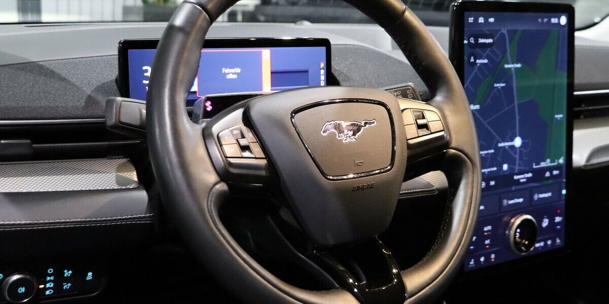 Ford Mustang Mach-E VIRTUAL+360°+NAVI+ / AHK 50.000 km 25.999 &euro; Hamm 59077