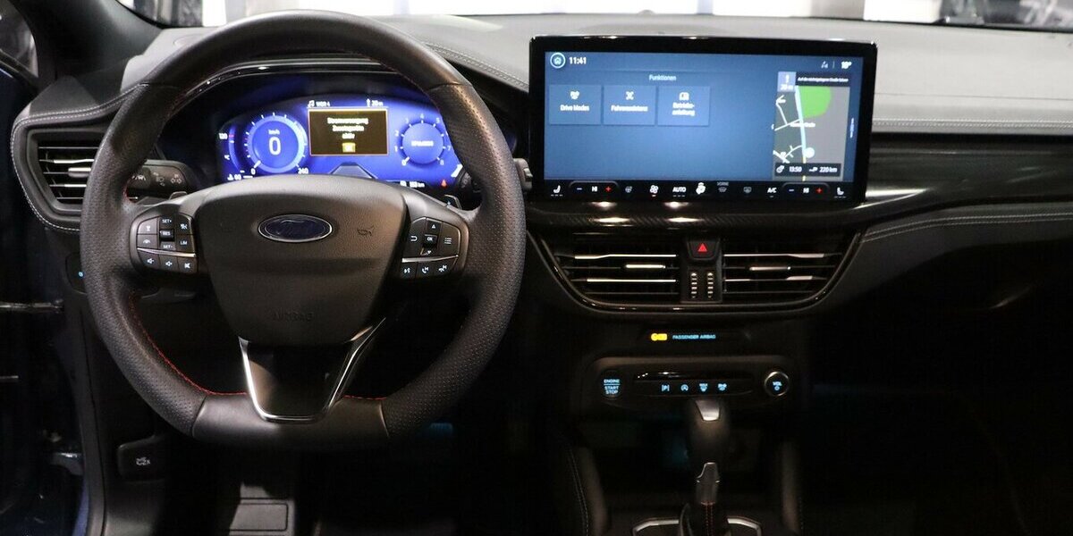 Ford Focus EB HYBRID ST-LINE SPORT VIGNALE MATRIX-LED 34.000 km 22.222 &euro; Hamm 59077