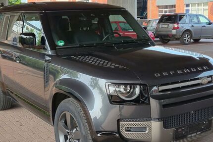 Land Rover Defender 8.400 km 83.980 € Münster 48163