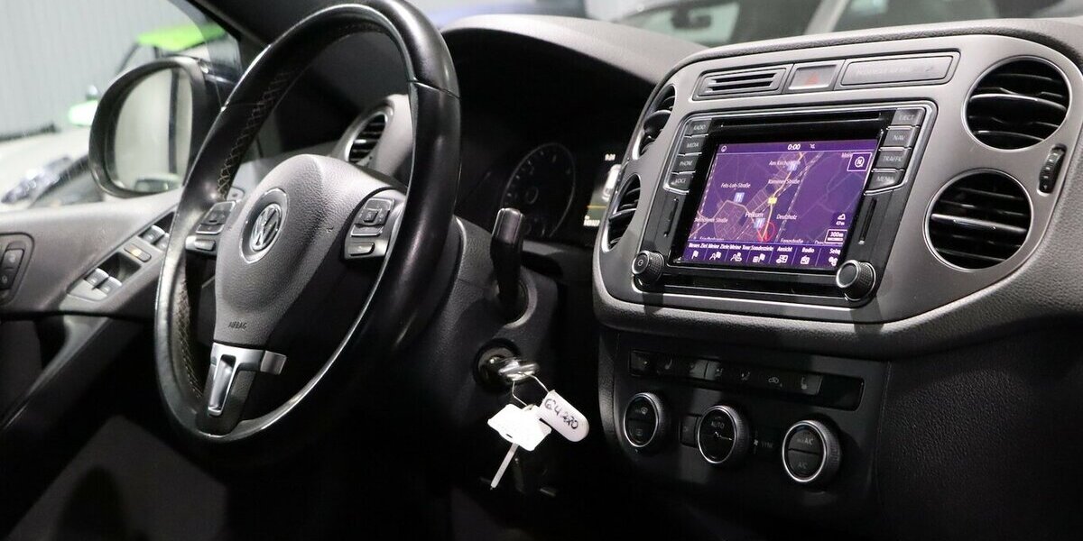 VW Tiguan 2.0 TDI LOUNGE SPORT & STYLE NAVI+KAMERA 149.000 km 13.777 &euro; Hamm 59077