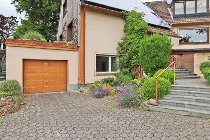 Fröndenberg-Hohenheide: Stilvoll und außergewöhnlich: Haus mit separater Wohnung, ca. 220 m² Wfl.. 1 zimmer