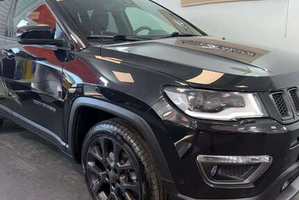 Jeep Compass 18.000 km 21.990 &euro; Soest 59494