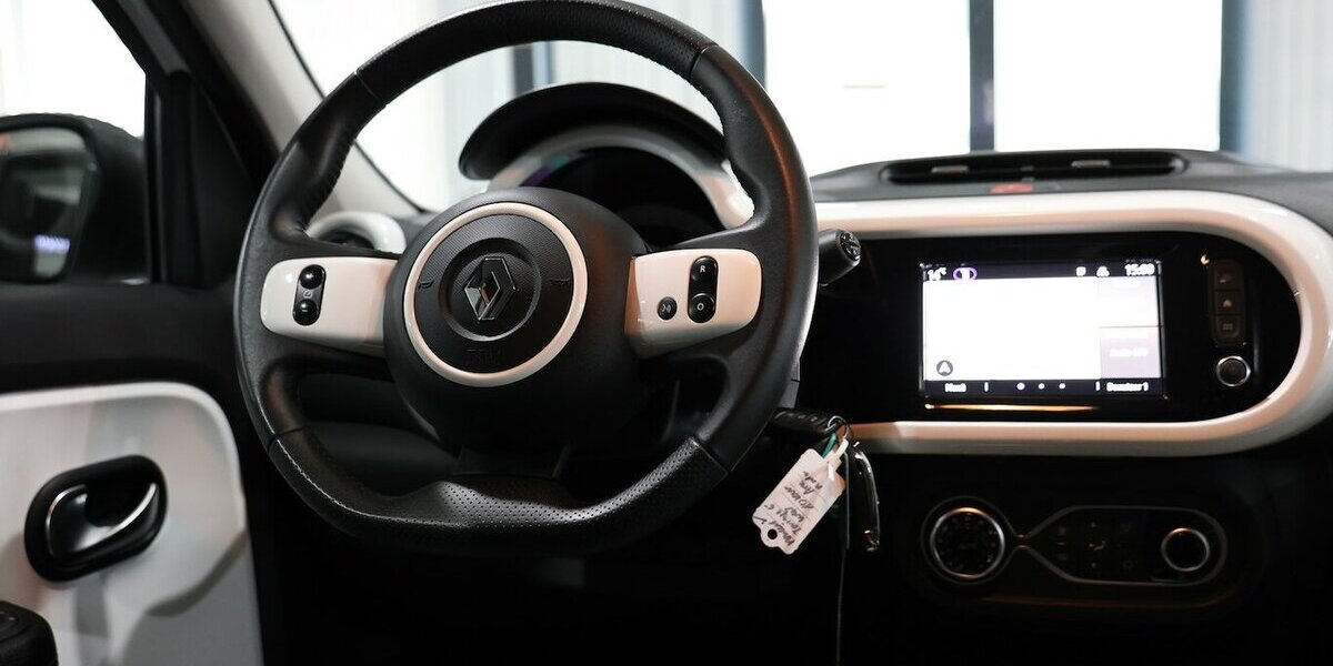 Renault Twingo TECHNO ELECTRIC SPURHALTE, LEDER, KAMERA 10.000 km 13.777 &euro; Hamm 59077