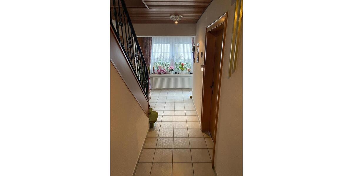 Einfamilienhaus Ense - 8 Zimmer, 208 m&sup2;, 285.000&euro; | Angebot:27226494