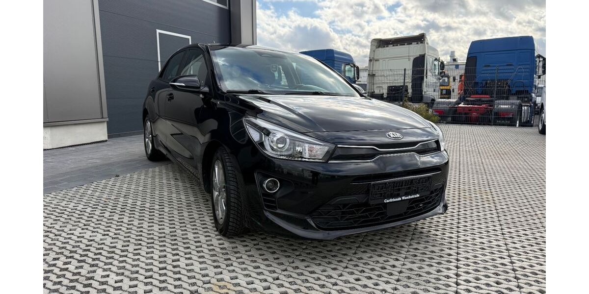 Kia Rio 105.000 km 9.900 &euro; Hamm 59073