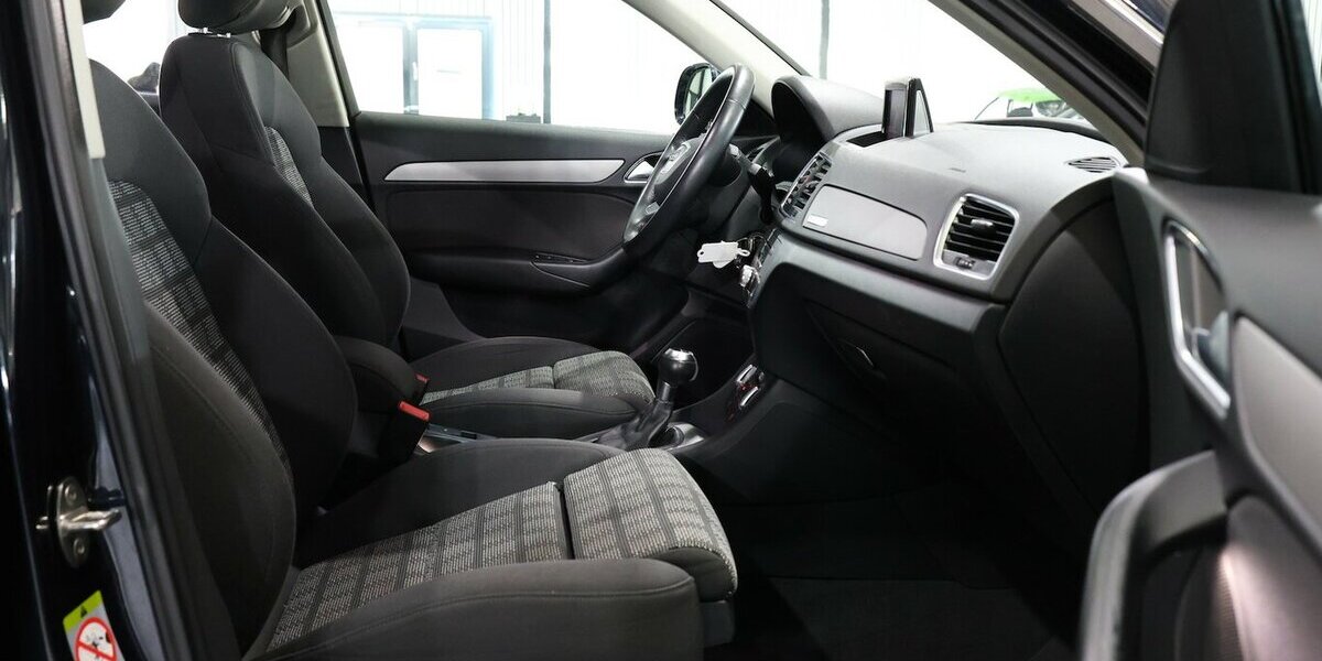 Audi Q3 2.0 TFSI QUATTRO SPORT / NAVI+KAMERA / ALLRAD 97.000 km 14.511 &euro; Hamm 59077