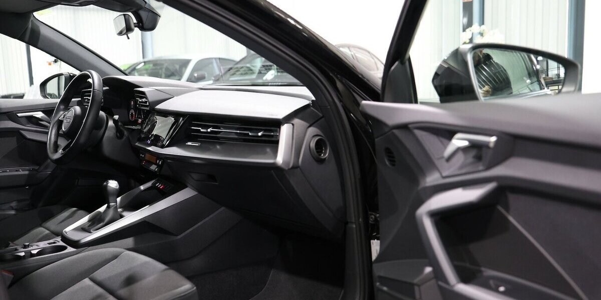 Audi A3 LIMOUSINE 35 TFSI BUSINESS BLACK LED,ACC+LANE 16.000 km 27.333 &euro; Hamm 59077