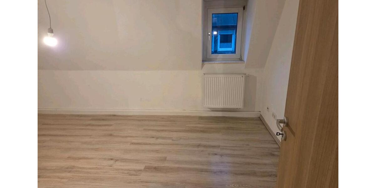 35 Zimmer 60qm Dachgeschoss Wohnung 3 zimmer