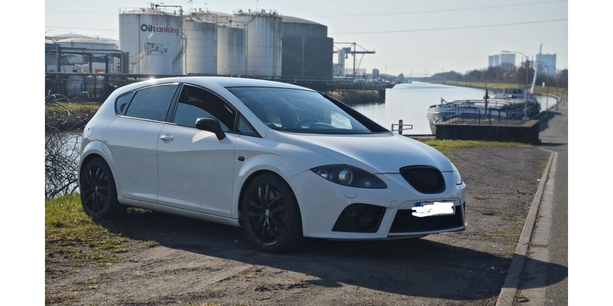 Seat Leon 90.500 km 9.999 &euro; Hamm 59067