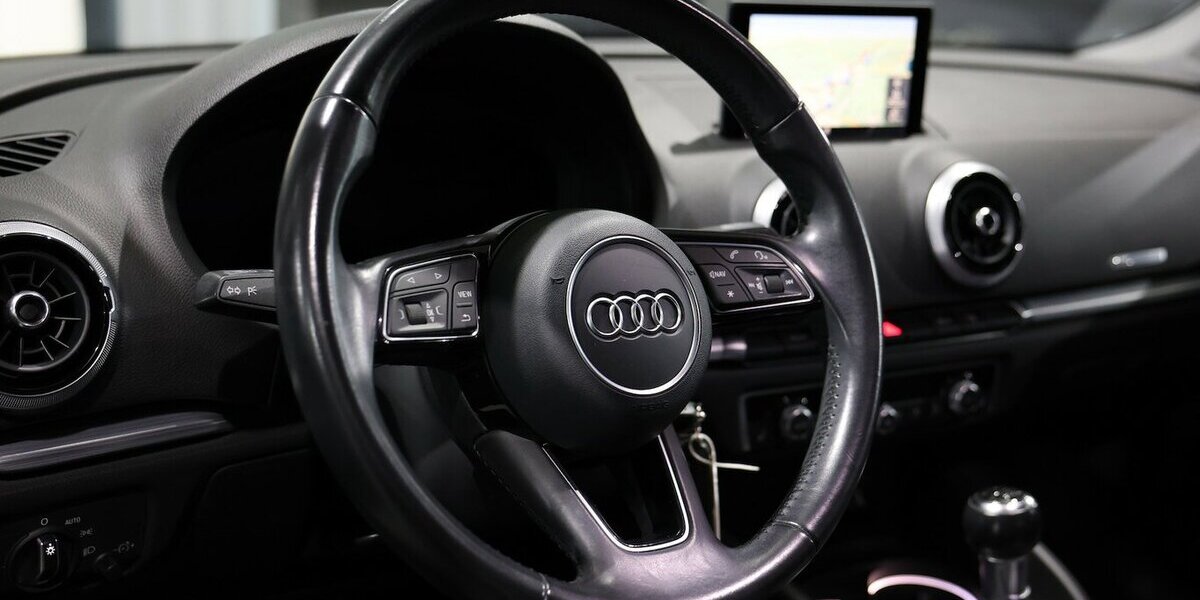 Audi A3 LIMOUSINE 1.4 TFSI BUSINESS / VIRTUAL-COCKPIT 119.000 km 17.333 &euro; Hamm 59077