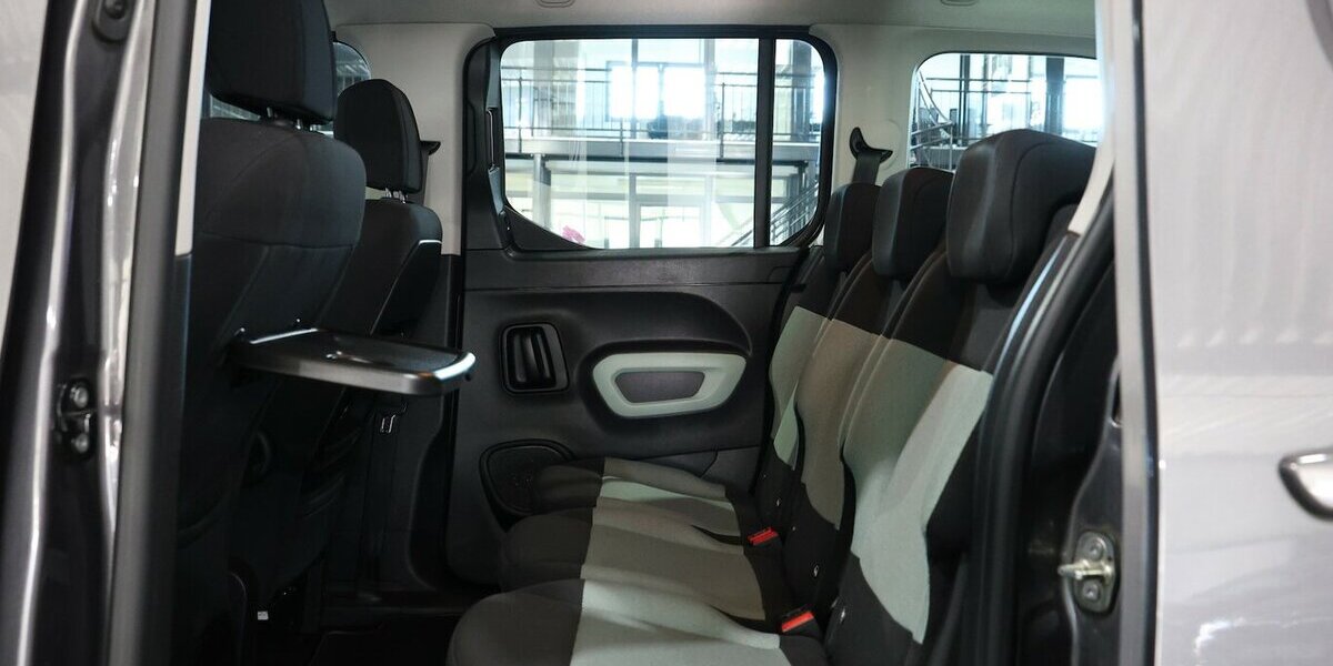 Citroen Berlingo 1.5 BLUE-HDI FEEL XL130 / 7-SITZER / 136.000 km 15.111 &euro; Hamm 59077