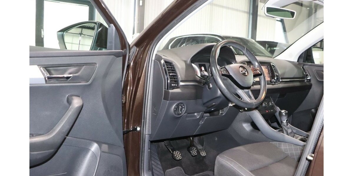 Skoda Karoq 1.5 TSI AMBITION / NAVI+APPLE+ANDROID+DAB 90.000 km 15.577 &euro; Hamm 59077