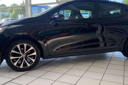 Renault Clio 23.233 km 13.950 &euro; Unna 59423