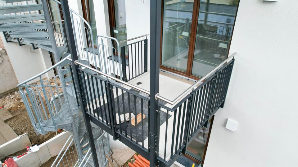 Bevorzugte Lage im beliebten Geistviertel - kernsanierte OG- Wohnung mit Balkon zimmer