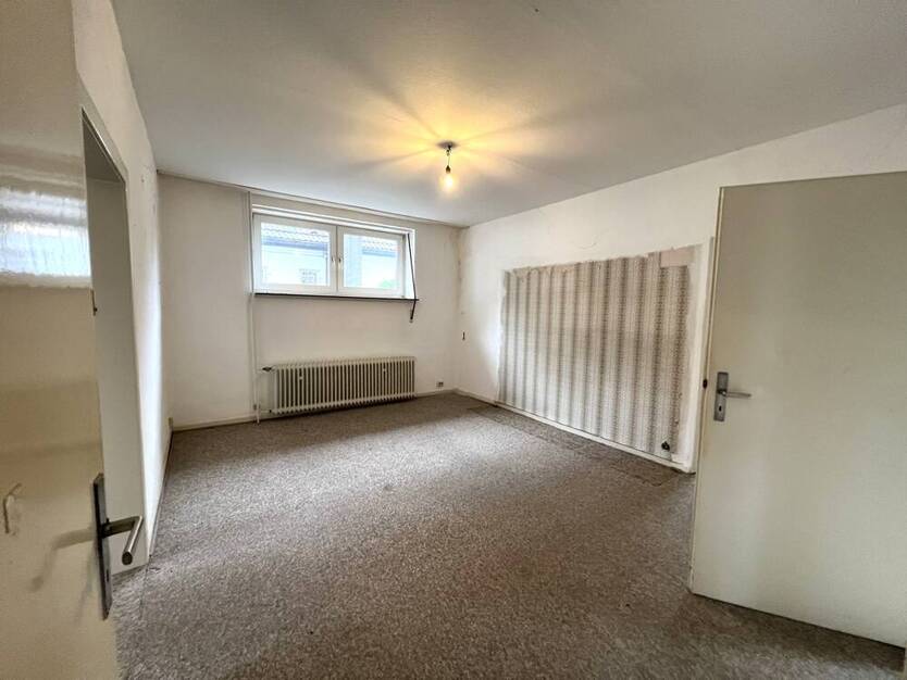 Sanierungsbedürftige Doppelhaushälfte in Dortmund-Brackel 5 zimmer