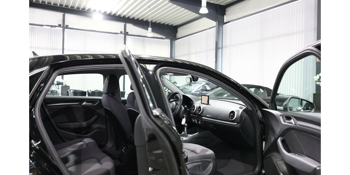 Audi A3 LIMOUSINE 1.4 TFSI BUSINESS / VIRTUAL-COCKPIT 119.000 km 17.333 &euro; Hamm 59077
