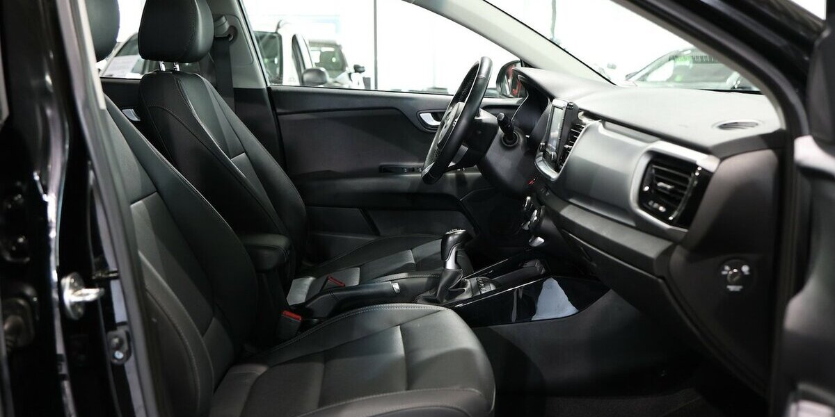Kia Stonic 1.0 T-GDI PLATIUM-EDITION / SCHIEBEDACH / 62.000 km 14.777 &euro; Hamm 59077